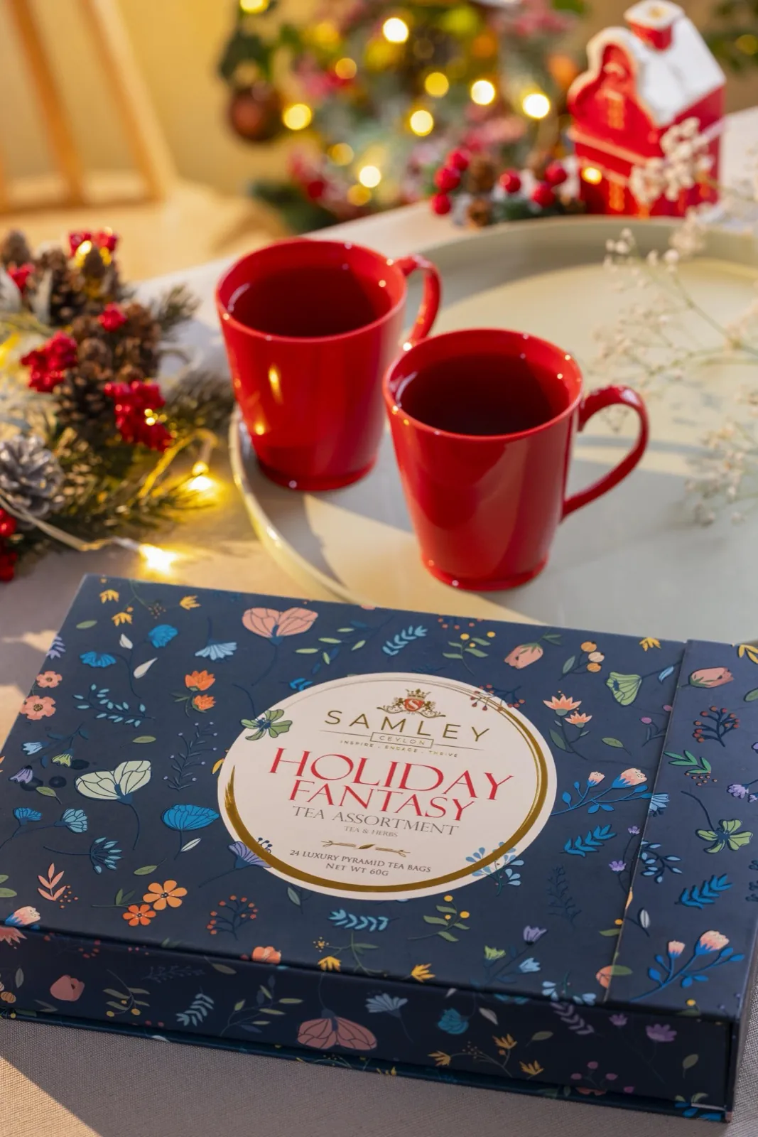 24 Pyramid Tea Bags with Envelops on a Presenter - Holiday Fantasy